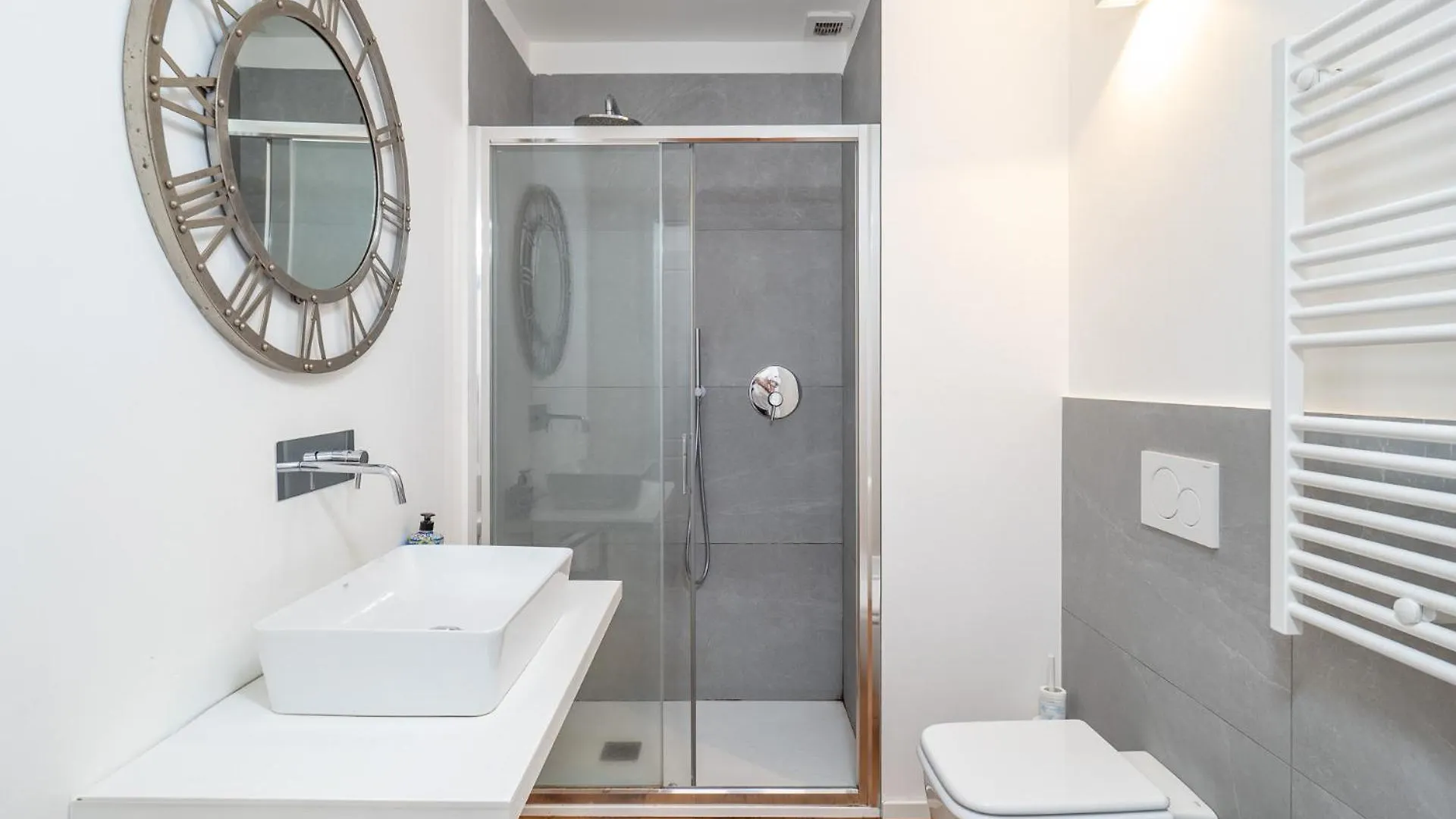 Citylife-Duomo Comfort Suite & Metro A 2 Minuti! Milano 0*,  Italia