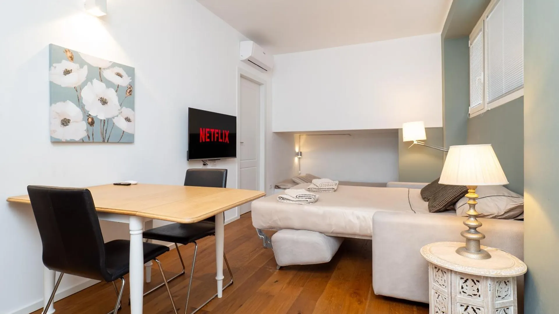 Citylife-Duomo Comfort Suite & Metro A 2 Minuti! Milano 0*,  Italia